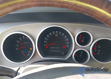 2010 Toyota Tundra Limited 5.7L V8 z USA, uszkodzony, nr VIN 5TFFY5F13AX093024